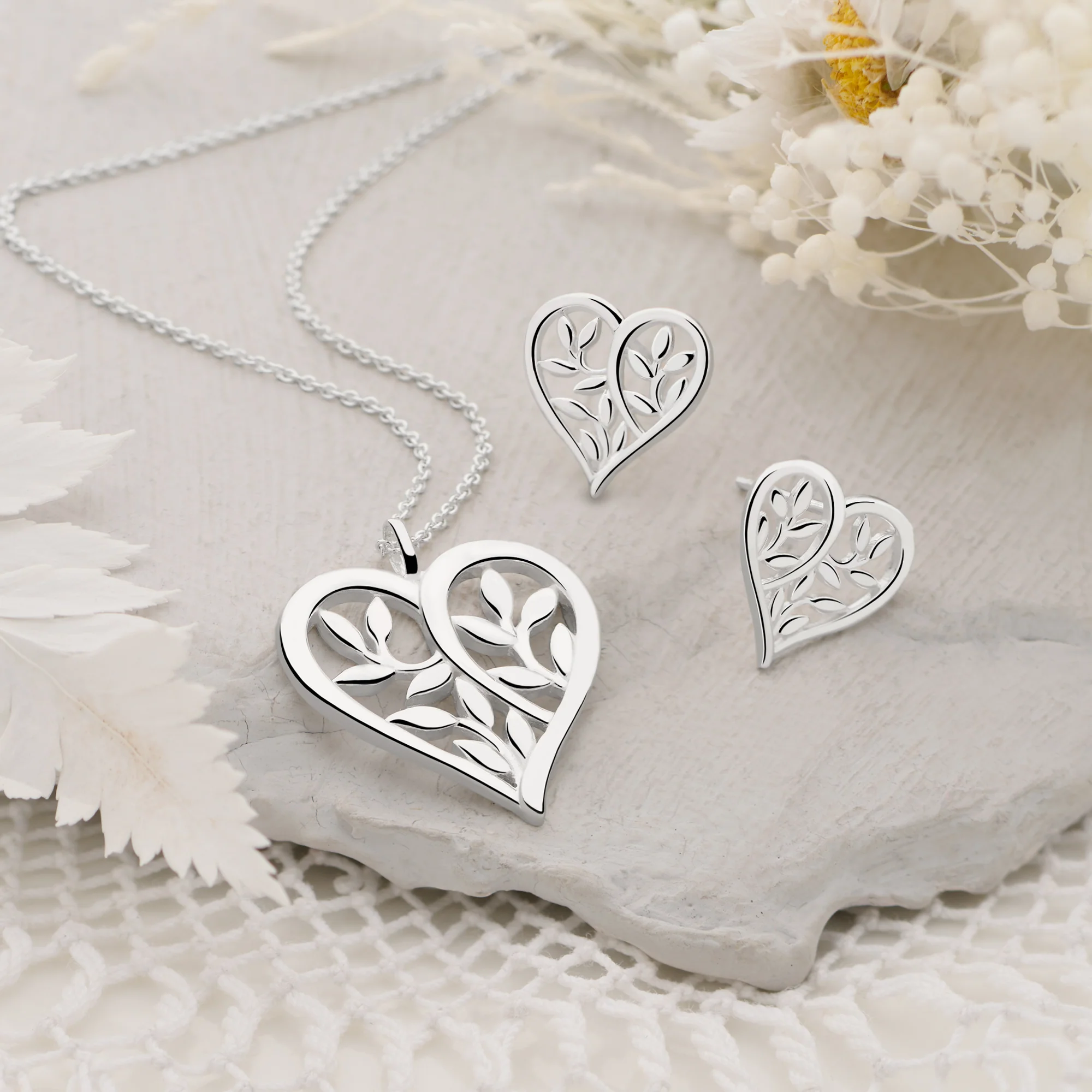 Jardin D'Amour Necklace - Image 2