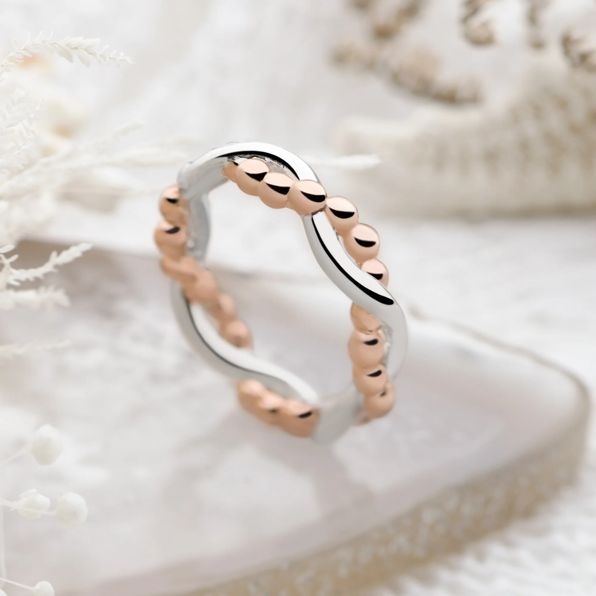 Luxe Twist Ring - Image 2
