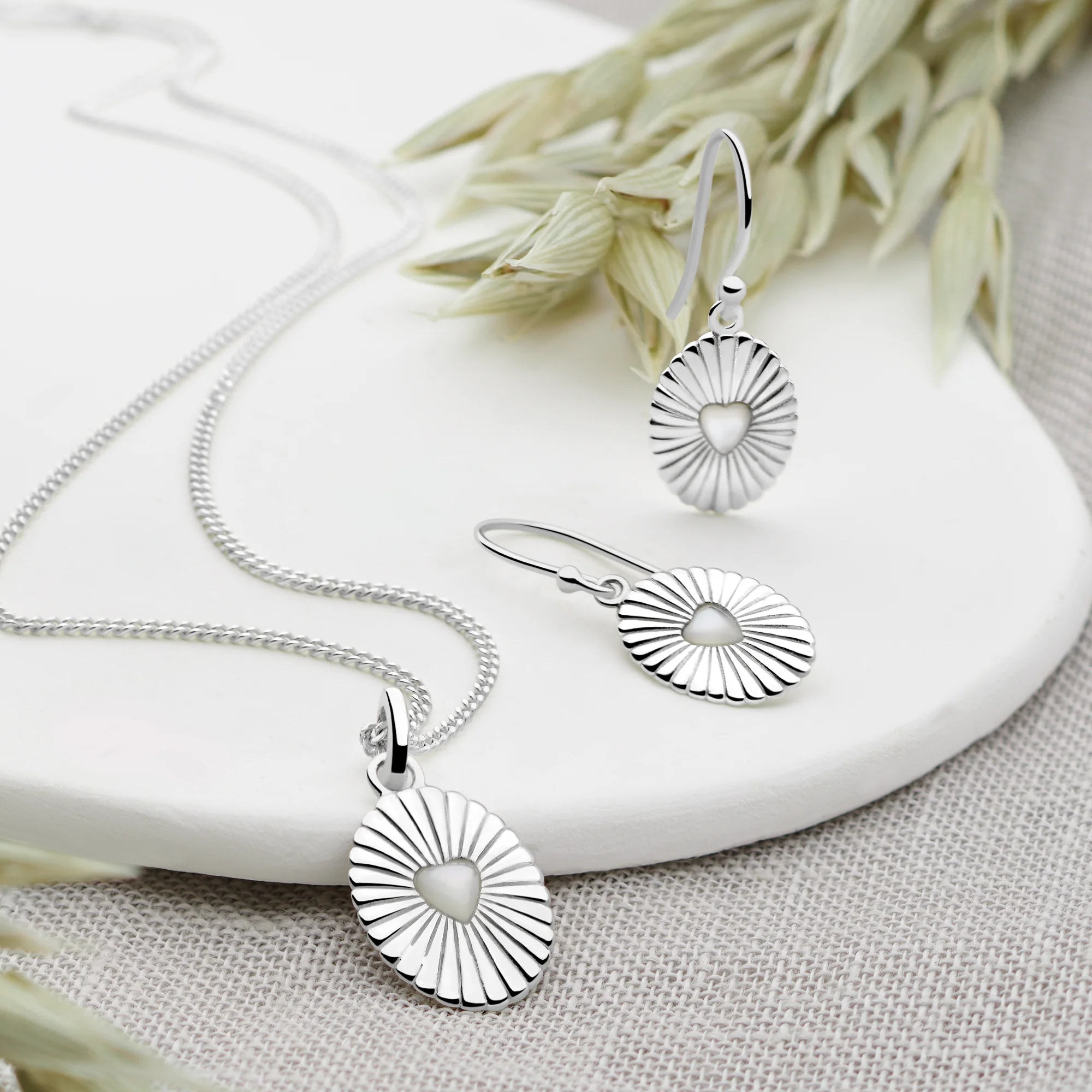 Shining Love Earrings - Image 4
